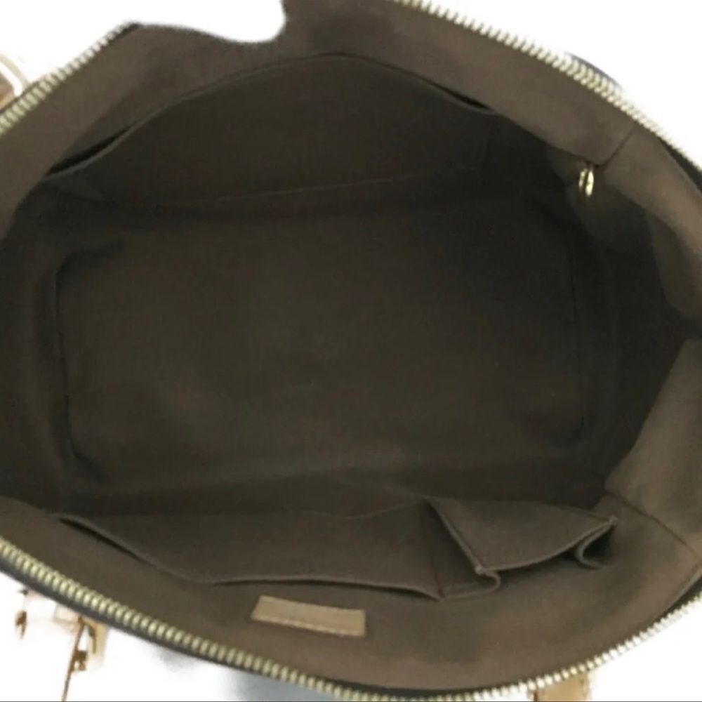 Authentic Louis Vuitton Zipper bag. Like new! In excellent conditions, - Picture 7 of 17